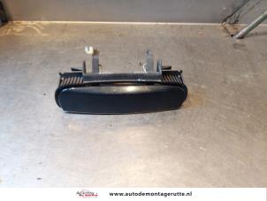Used Door handle 2-door, right Audi A4 Cabrio (B7) 1.8 T 20V Price on request offered by Autodemontage M.J. Rutte B.V.
