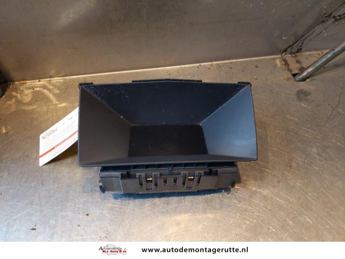 Begagnade Innerdisplay Opel Astra H GTC (L08) 1.4 16V Twinport Pris på förfrågan erbjuds av Autodemontage M.J. Rutte B.V.