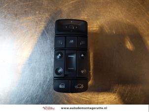 Used Multi-functional window switch Opel Vectra C Caravan 1.8 16V Price € 25,00 Margin scheme offered by Autodemontage M.J. Rutte B.V.