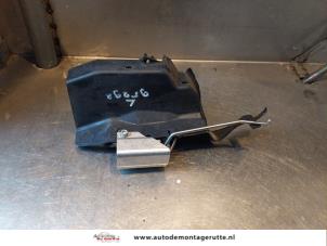 Used Door lock mechanism 2-door, left Audi A4 Cabrio (B7) 1.8 T 20V Price on request offered by Autodemontage M.J. Rutte B.V.