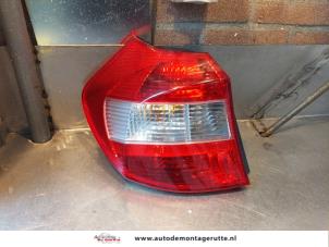 Used Taillight, left BMW 1 serie (E87/87N) 116i 1.6 16V Price on request offered by Autodemontage M.J. Rutte B.V.
