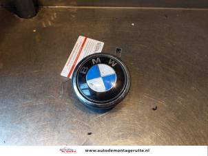 Used Tailgate handle BMW 1 serie (E87/87N) 116i 1.6 16V Price on request offered by Autodemontage M.J. Rutte B.V.