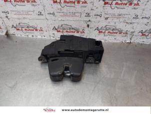 Used Tailgate lock mechanism Peugeot 308 (4A/C) 1.6 VTI 16V Price on request offered by Autodemontage M.J. Rutte B.V.