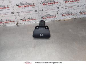 Used Parking brake lever Volvo XC90 I 2.5 T 20V Price € 25,00 Margin scheme offered by Autodemontage M.J. Rutte B.V.