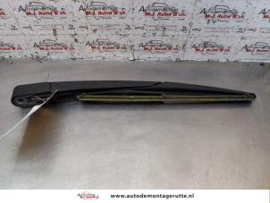 Used Rear wiper arm Opel Astra H (L48) 1.6 16V Twinport Price on request offered by Autodemontage M.J. Rutte B.V.