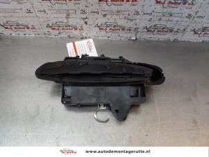 Used Rear door handle 4-door, right Fiat Croma (194) 2.2 MPI 16V Price on request offered by Autodemontage M.J. Rutte B.V.