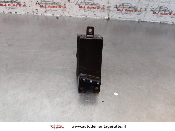 Begagnade Klocka Ssang Yong Kyron 2.0 M 200 Xdi 16V 4x2 Pris på förfrågan erbjuds av Autodemontage M.J. Rutte B.V.