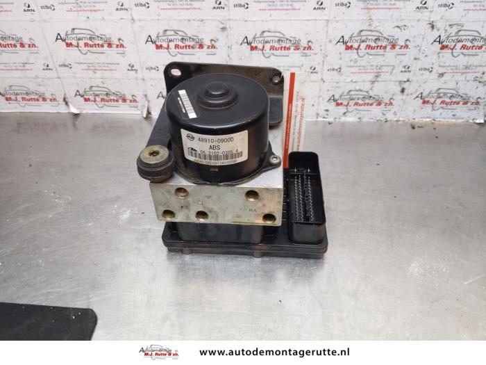 Usagé Pompe ABS Ssang Yong Kyron 2.0 M 200 Xdi 16V 4x2 Prix sur demande proposé par Autodemontage M.J. Rutte B.V.