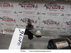 Gebrauchte Scheibenwischermotor + Mechanik Chevrolet Aveo (250) 1.4 16V LS Preis auf Anfrage angeboten von Autodemontage M.J. Rutte B.V.