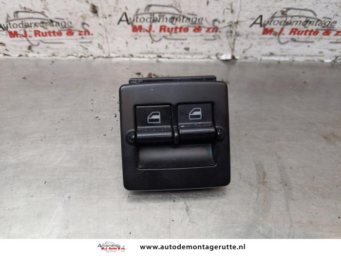 Usados Interruptor combinado de ventanillas Volkswagen New Beetle (9C1/9G1) 2.0 Precio de solicitud ofrecido por Autodemontage M.J. Rutte B.V.