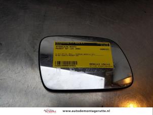 Used Mirror glass, right Peugeot 307 Break (3E) 2.0 16V Price on request offered by Autodemontage M.J. Rutte B.V.