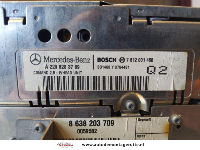 Radio d'un Mercedes-Benz S (W220) 3.2 S-320 CDI 24V 2000
