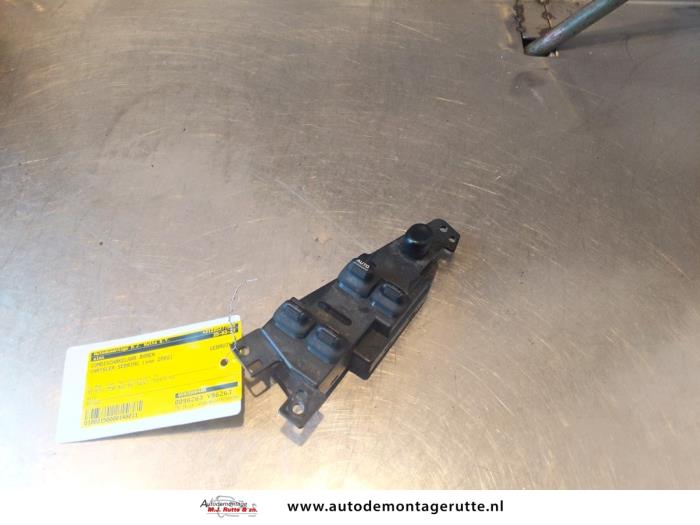 Usados Interruptor combinado de ventanillas Chrysler Sebring (JR) 2.7 V6 24V Precio de solicitud ofrecido por Autodemontage M.J. Rutte B.V.