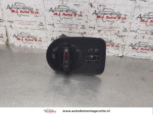 Usados Interruptor de luz Seat Ibiza IV SC (6J1) 1.4 TDI Precio de solicitud ofrecido por Autodemontage M.J. Rutte B.V.