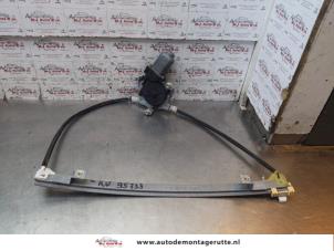 Used Window mechanism 4-door, front right Renault Clio II (BB/CB) 1.4 16V Price on request offered by Autodemontage M.J. Rutte B.V.