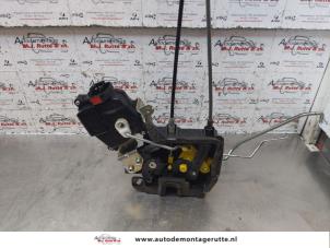 Used Front door lock mechanism 4-door, right Hyundai Accent 1.4i 16V Price on request offered by Autodemontage M.J. Rutte B.V.