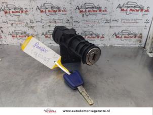 Used Ignition lock + key Fiat Panda (169) 1.1 Fire Price on request offered by Autodemontage M.J. Rutte B.V.
