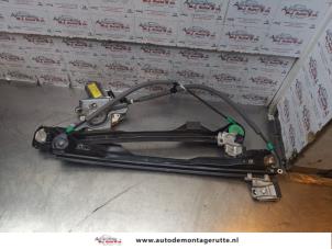 Used Window mechanism 4-door, front right Ford Focus 1 Wagon 1.6 16V Price on request offered by Autodemontage M.J. Rutte B.V.