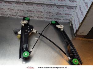Used Window mechanism 4-door, front right BMW 3 serie Touring (E91) 318i 16V Price on request offered by Autodemontage M.J. Rutte B.V.