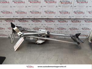 Used Wiper motor + mechanism BMW 3 serie Touring (E91) 318i 16V Price on request offered by Autodemontage M.J. Rutte B.V.