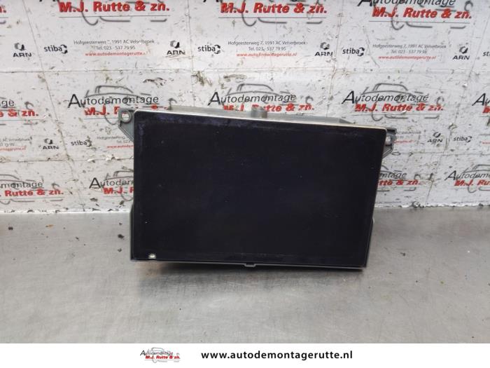 Begagnade Innerdisplay Peugeot 307 SW (3H) 2.0 16V Pris på förfrågan erbjuds av Autodemontage M.J. Rutte B.V.