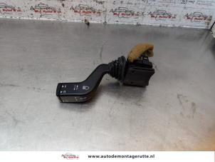 Usagé Commutateur feu clignotant Opel Zafira (F75) 2.2 16V Prix sur demande proposé par Autodemontage M.J. Rutte B.V.