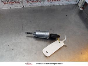 Gebrauchte Zündschloss + Schlüssel Opel Corsa C (F08/68) 1.2 16V Preis auf Anfrage angeboten von Autodemontage M.J. Rutte B.V.