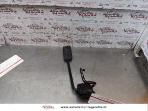Used Accelerator pedal Renault Clio II (BB/CB) 1.2 16V Price on request offered by Autodemontage M.J. Rutte B.V.