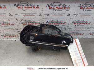 Used Door handle 4-door, front left Audi A6 Avant (C6) 3.0 TDI V6 24V Quattro Price on request offered by Autodemontage M.J. Rutte B.V.