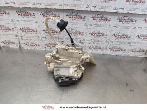 Used Front door lock mechanism 4-door, right Audi A6 Avant (C6) 3.0 TDI V6 24V Quattro Price on request offered by Autodemontage M.J. Rutte B.V.