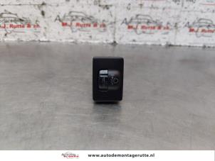 Used AIH headlight switch Toyota Yaris II (P9) 1.3 16V VVT-i Price on request offered by Autodemontage M.J. Rutte B.V.