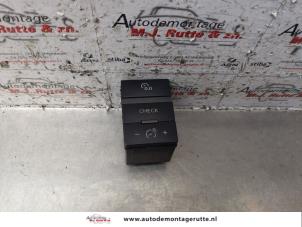 Used Cruise control switch Audi A6 Avant (C6) 3.0 TDI V6 24V Quattro Price on request offered by Autodemontage M.J. Rutte B.V.
