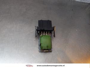 Used Heater resistor Volkswagen Golf III (1H1) 1.6 i Price on request offered by Autodemontage M.J. Rutte B.V.