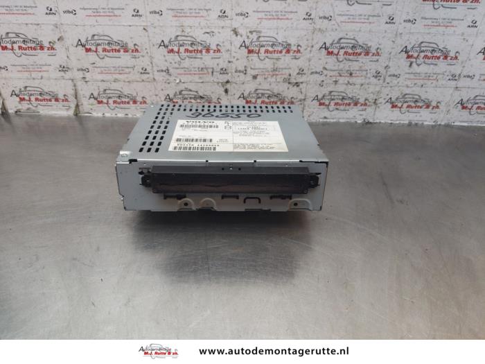 Używane Odtwarzacz CD Volvo V50 (MW) 2.4 20V Cena na żądanie oferowane przez Autodemontage M.J. Rutte B.V.
