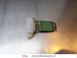 Used Heater resistor Volkswagen Golf VI (5K1) 2.0 TDI 16V Price on request offered by Autodemontage M.J. Rutte B.V.