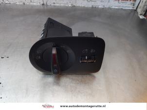 Usados Interruptor de luz Seat Ibiza IV SC (6J1) 1.4 16V Precio de solicitud ofrecido por Autodemontage M.J. Rutte B.V.