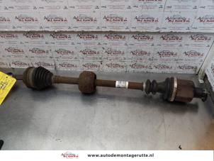 Used Front drive shaft, right Renault Clio II (BB/CB) 1.2 16V Price on request offered by Autodemontage M.J. Rutte B.V.