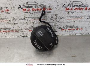Używane Korek wlewu paliwa Volkswagen Golf VI (5K1) 2.0 TDI 16V Cena na żądanie oferowane przez Autodemontage M.J. Rutte B.V.