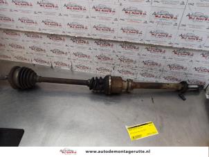 Used Front drive shaft, right Peugeot 206+ (2L/M) 1.4 XS Price on request offered by Autodemontage M.J. Rutte B.V.