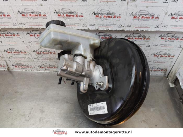 Usados Servofreno Ford Ka I 1.3i Precio de solicitud ofrecido por Autodemontage M.J. Rutte B.V.