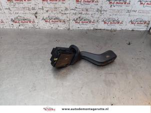 Usagé Commutateur feu clignotant Opel Corsa C (F08/68) 1.4 16V Prix sur demande proposé par Autodemontage M.J. Rutte B.V.