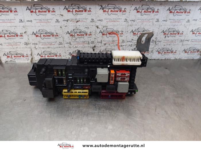 Używane Modul Comfort Mercedes E Estate (S212) E-200 CDI 16V BlueEfficiency,BlueTEC Cena € 125,00 Procedura marży oferowane przez Autodemontage M.J. Rutte B.V.