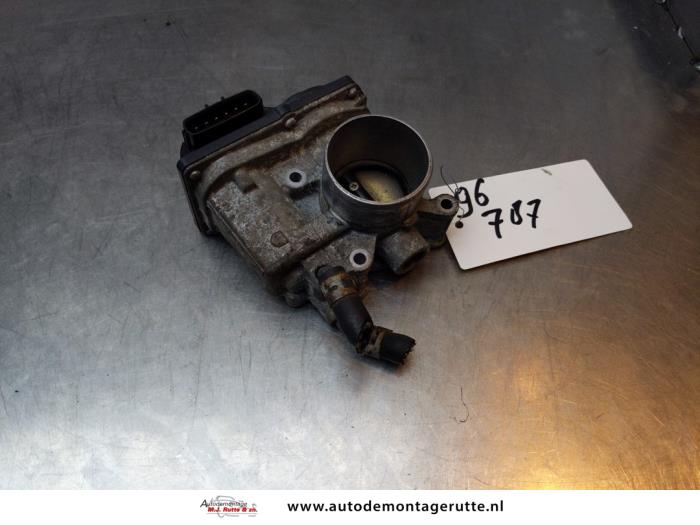 Gebrauchte Drosselklappengehäuse Mitsubishi Colt (Z2/Z3) 1.3 16V Preis auf Anfrage angeboten von Autodemontage M.J. Rutte B.V.