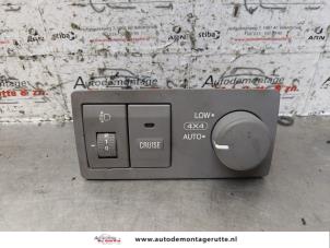 Used Switch (miscellaneous) Kia Sorento I (JC) 3.5 V6 24V Price on request offered by Autodemontage M.J. Rutte B.V.