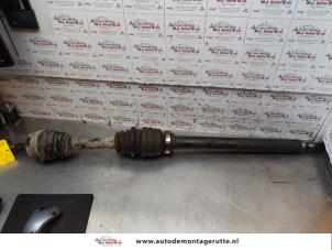 Used Front drive shaft, right Volvo V70 (GW/LW/LZ) 2.5 10V Price on request offered by Autodemontage M.J. Rutte B.V.