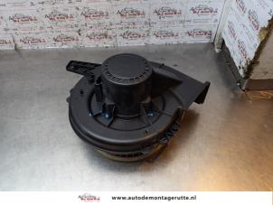 Używane Silnik wentylatora nagrzewnicy Volkswagen Polo IV (9N1/2/3) 1.4 16V Cena na żądanie oferowane przez Autodemontage M.J. Rutte B.V.