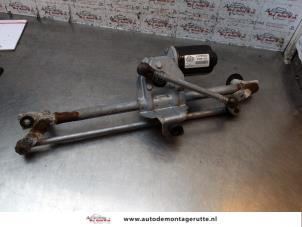 Used Wiper motor + mechanism Opel Corsa C (F08/68) 1.2 16V Twin Port Price on request offered by Autodemontage M.J. Rutte B.V.