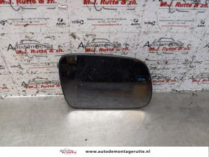 Used Mirror glass, right Peugeot 307 SW (3H) 1.6 16V Price on request offered by Autodemontage M.J. Rutte B.V.