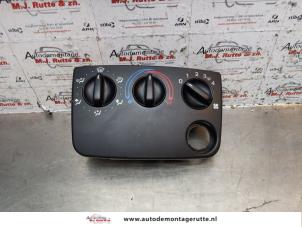 Używane Panel sterowania nagrzewnicy Ford Fiesta 4 1.3i Cena na żądanie oferowane przez Autodemontage M.J. Rutte B.V.