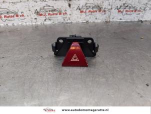 Gebrauchte Panikbeleuchtung Schalter Peugeot 307 SW (3H) 1.6 16V Preis auf Anfrage angeboten von Autodemontage M.J. Rutte B.V.